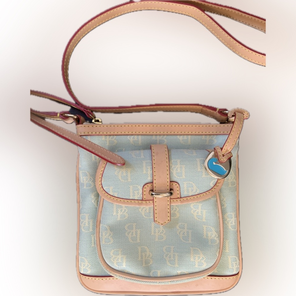 D&B Letter Carrier